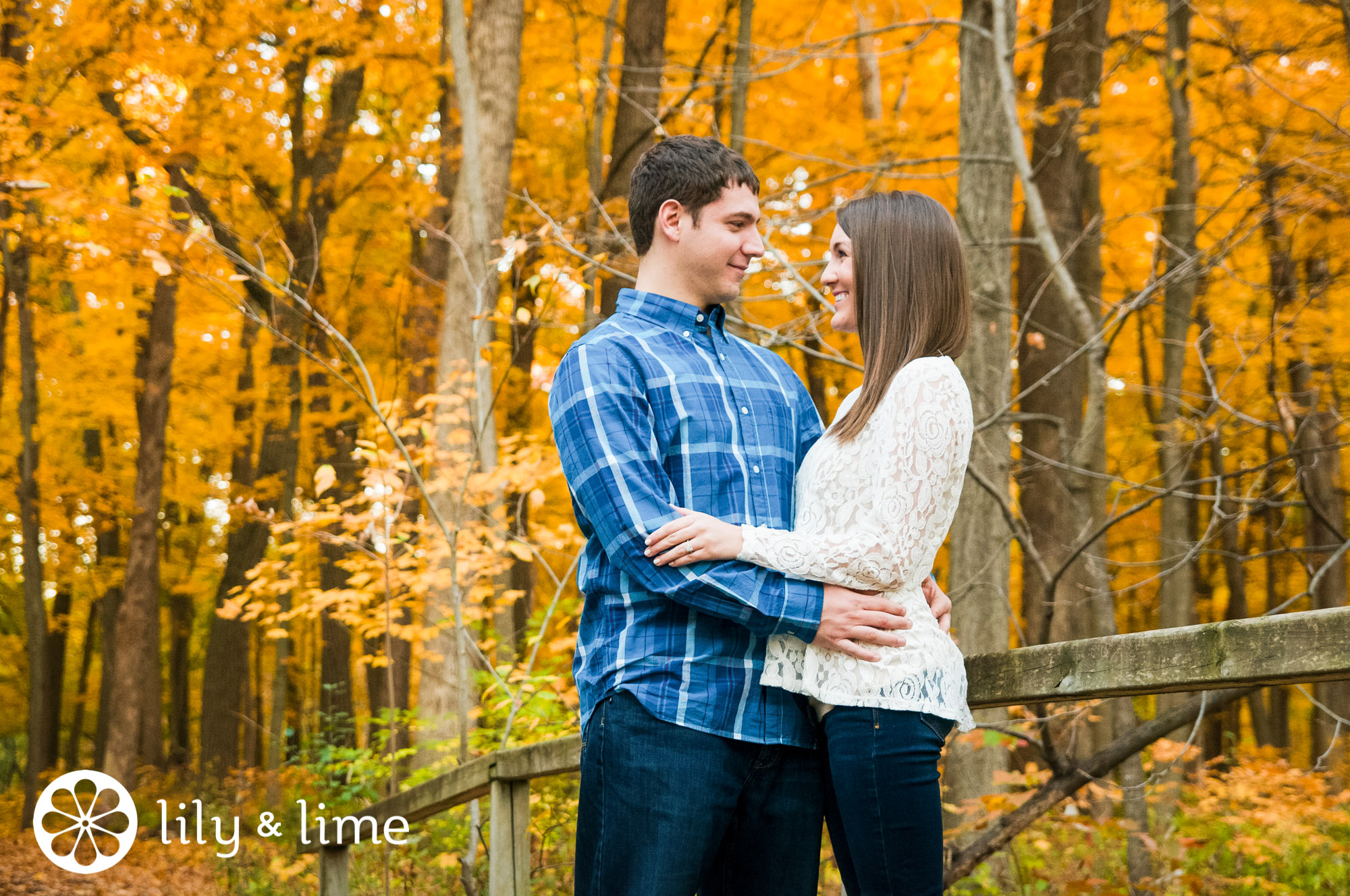 engagement shoot outfits fall