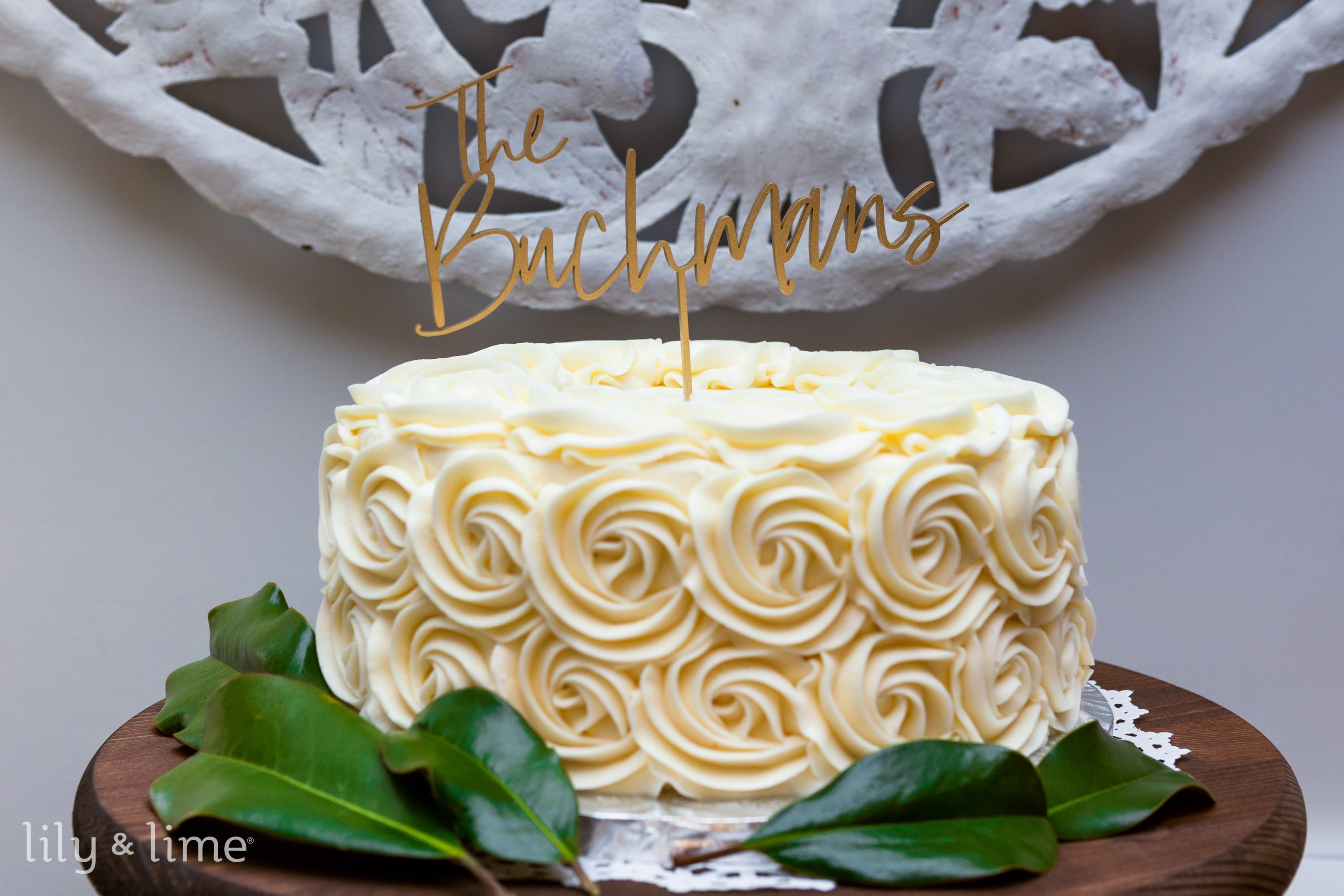 Make your wedding day stunning with elegant wedding cakes